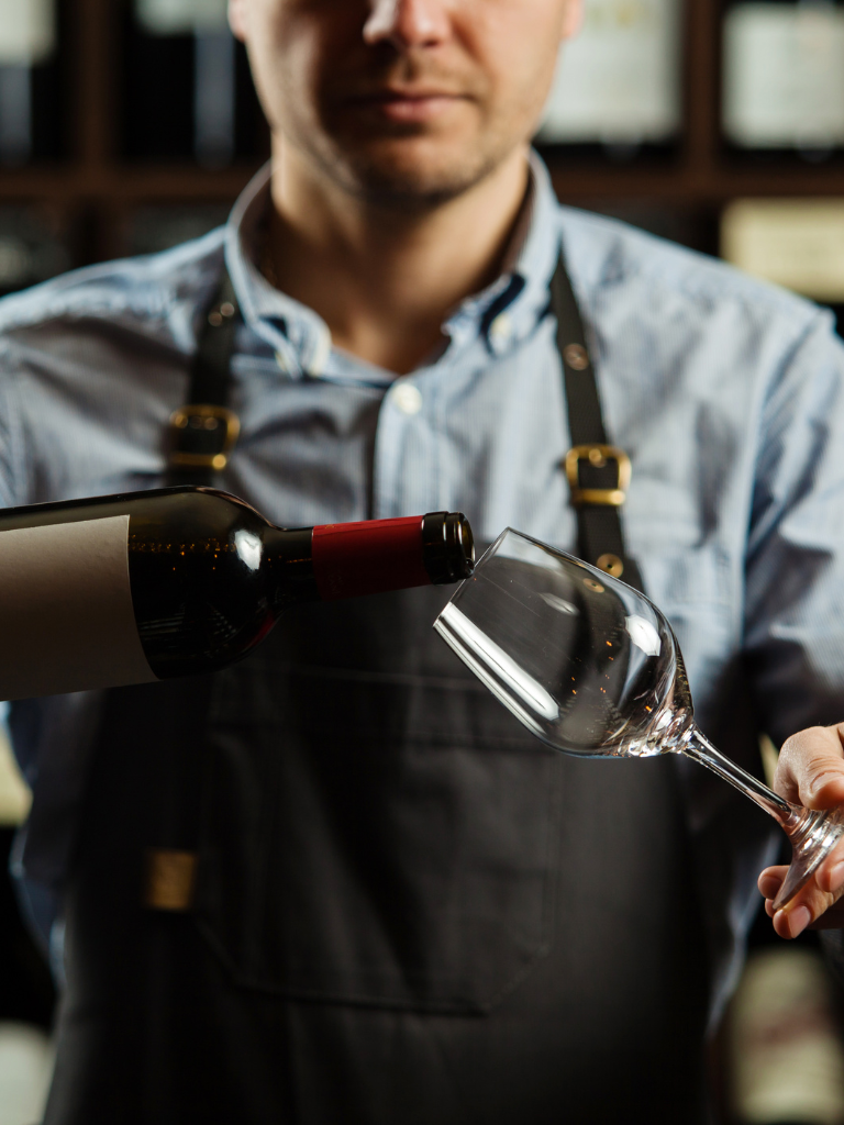 Dominik, 5 years experience, available 40 hours p/w