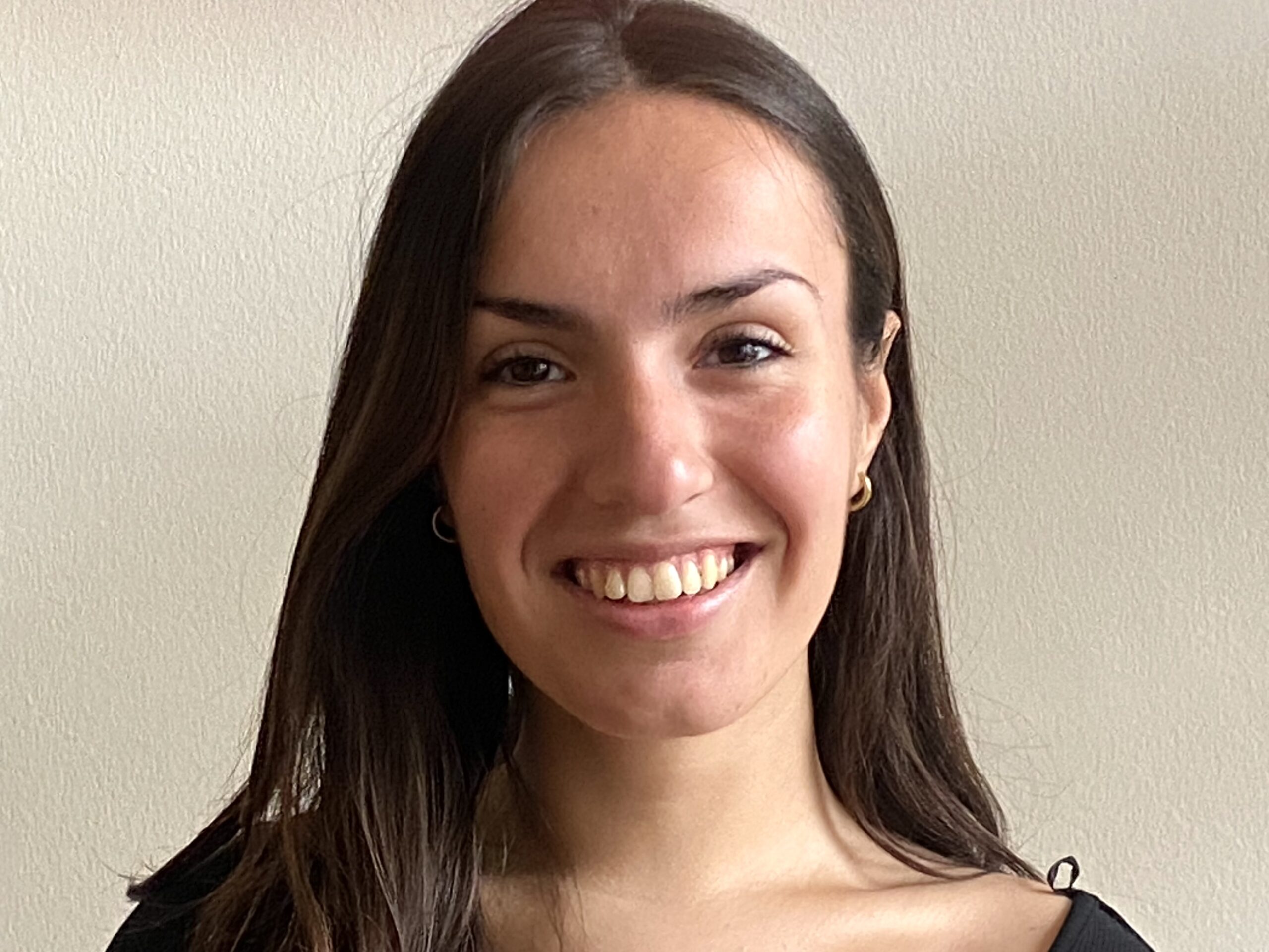 Zaira, 4 years experience, available 32 hours p/w
